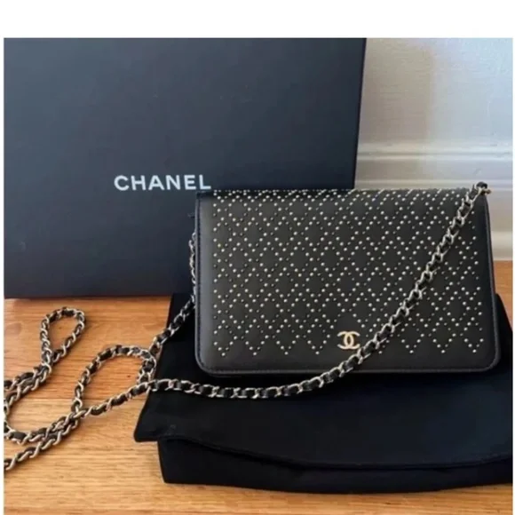 Chanel WOC Studded - Picture 3 of 7